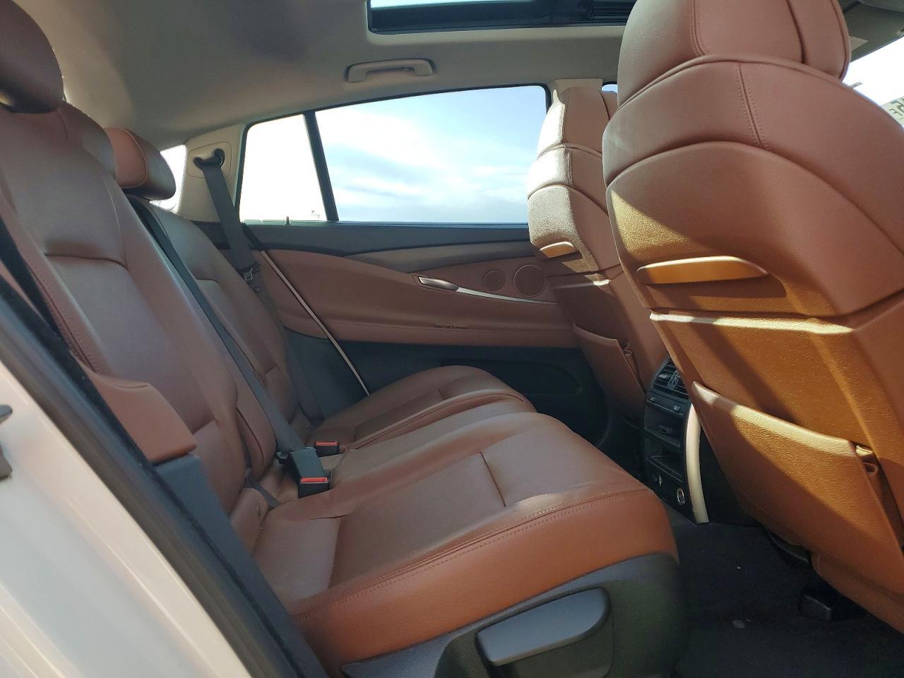 2013 BMW 550 Xigt - zdjęcie 11