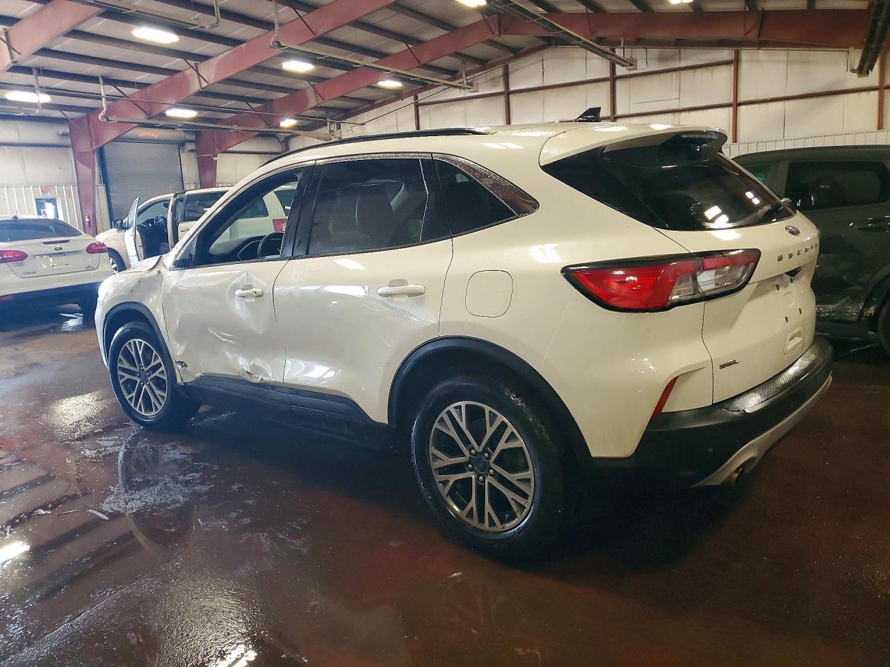 2020 Ford Escape Sel - zdjęcie 2