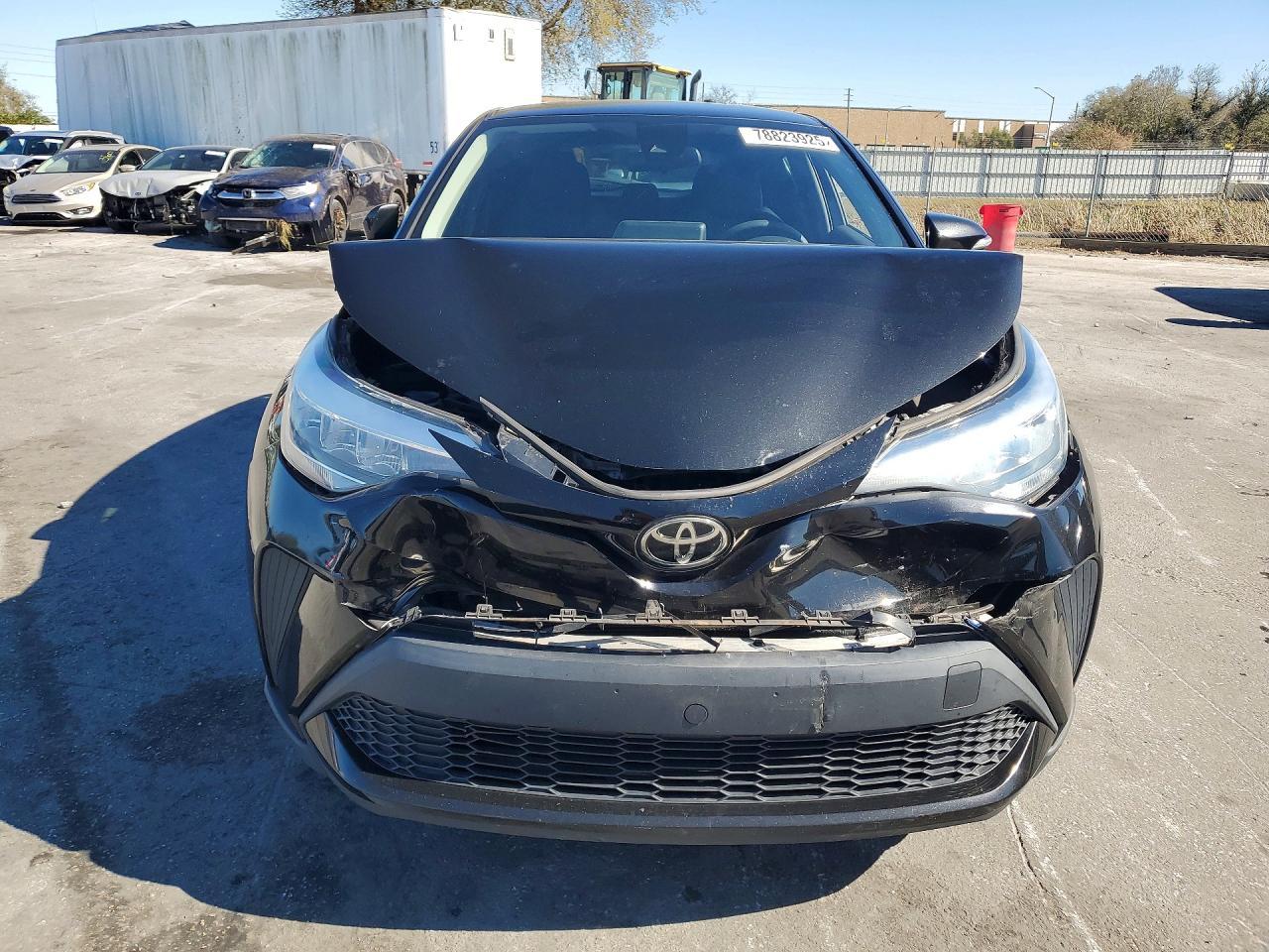 2020 Toyota C-Hr Le - zdjęcie 5