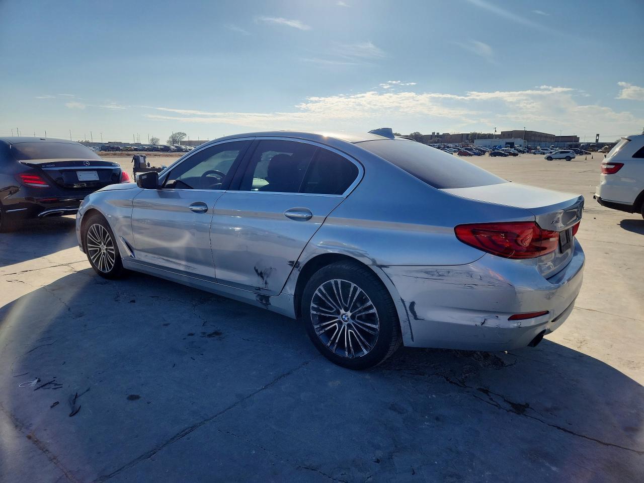 2018 BMW 530 Xi - zdjęcie 2
