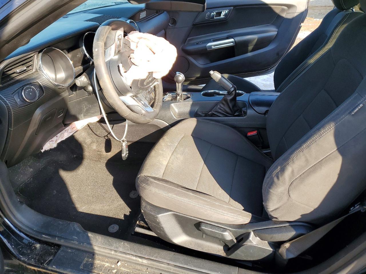 2015 Ford Mustang - zdjęcie 7