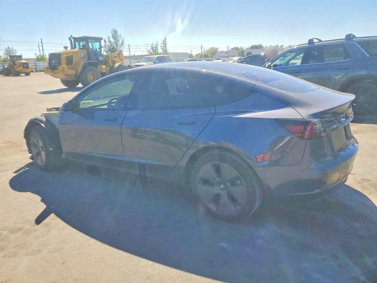 2023 Tesla Model 3 - zdjęcie 2