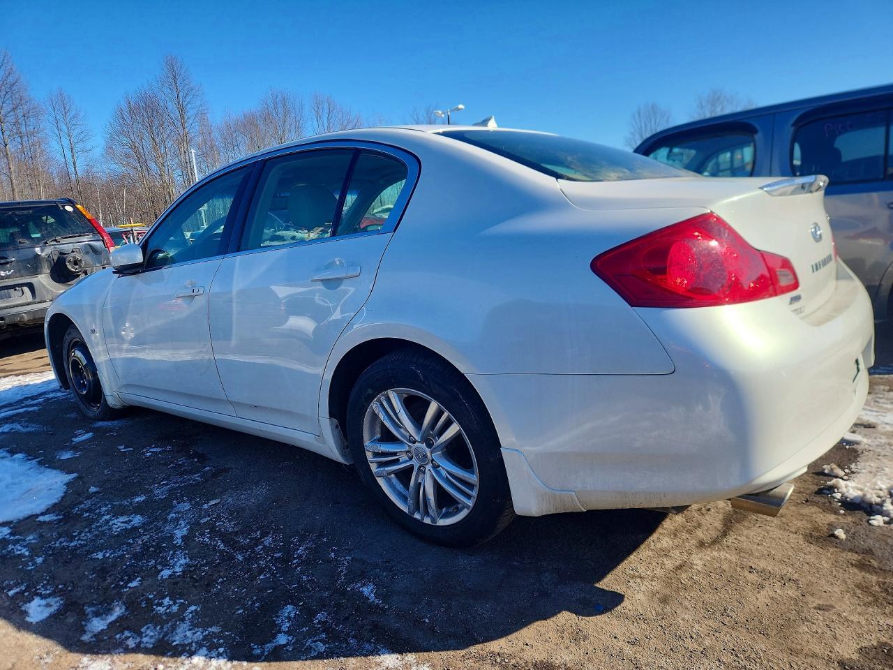 2015 Infiniti Q40 - zdjęcie 2