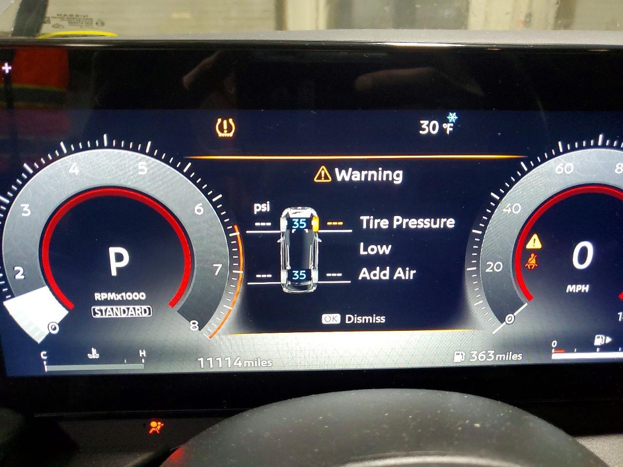 2025 Nissan Kicks Sr - zdjęcie 9