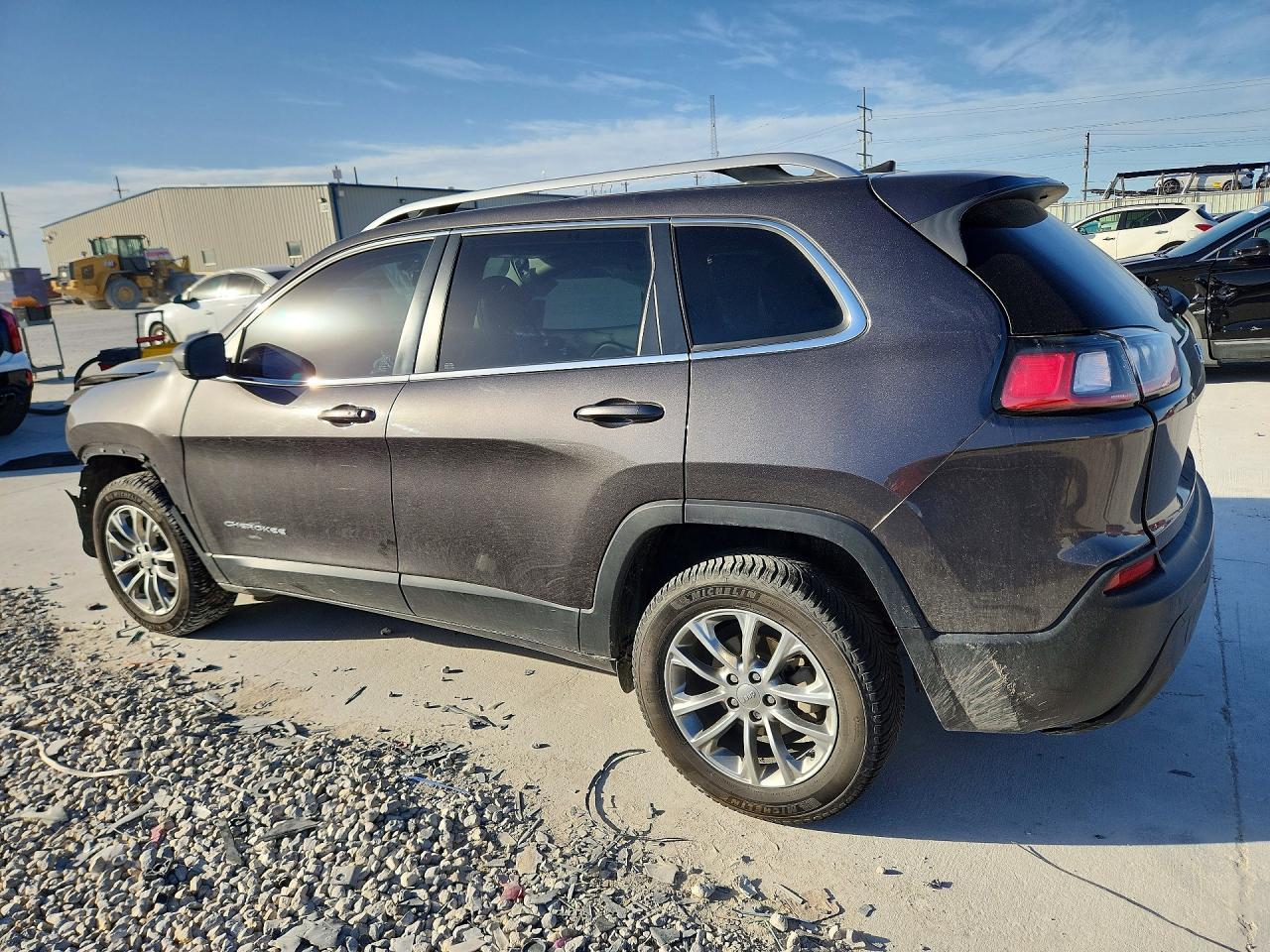 2021 Jeep Cherokee Latitude Plus - zdjęcie 2