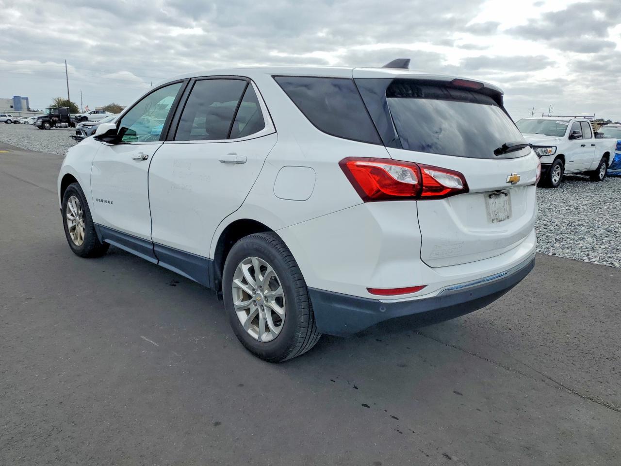 2021 Chevrolet Equinox Lt - zdjęcie 2