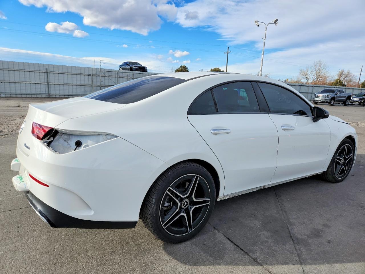 2023 Mercedes-Benz Cla 250 4Matic - zdjęcie 3