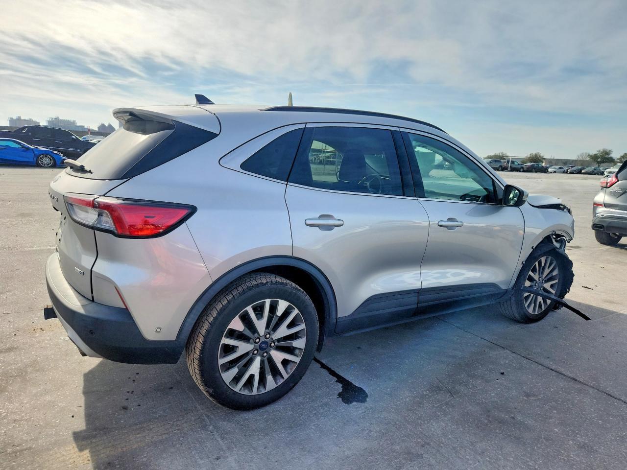 2020 Ford Escape Titanium - zdjęcie 3