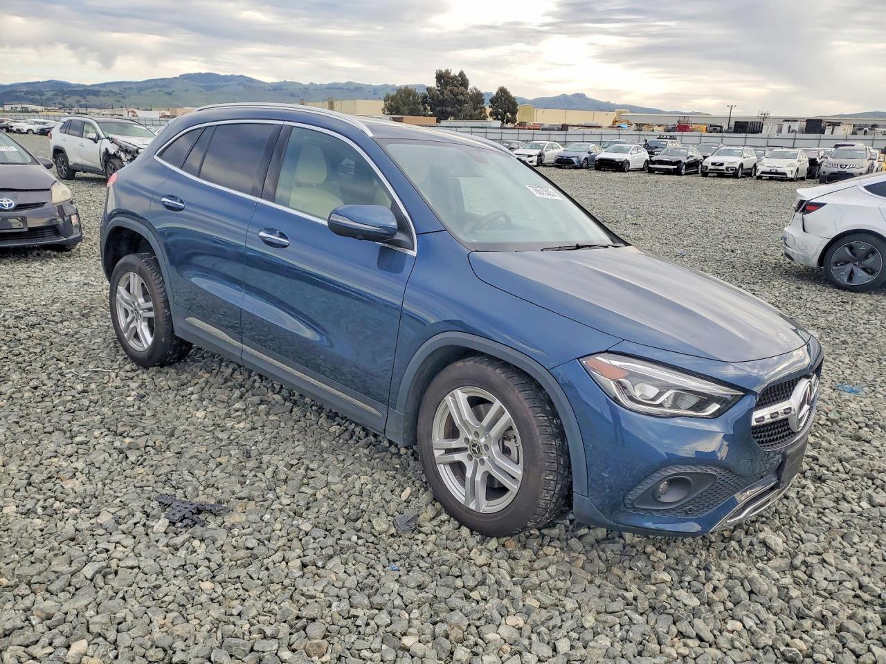 2023 Mercedes-Benz Gla 250 - zdjęcie 4