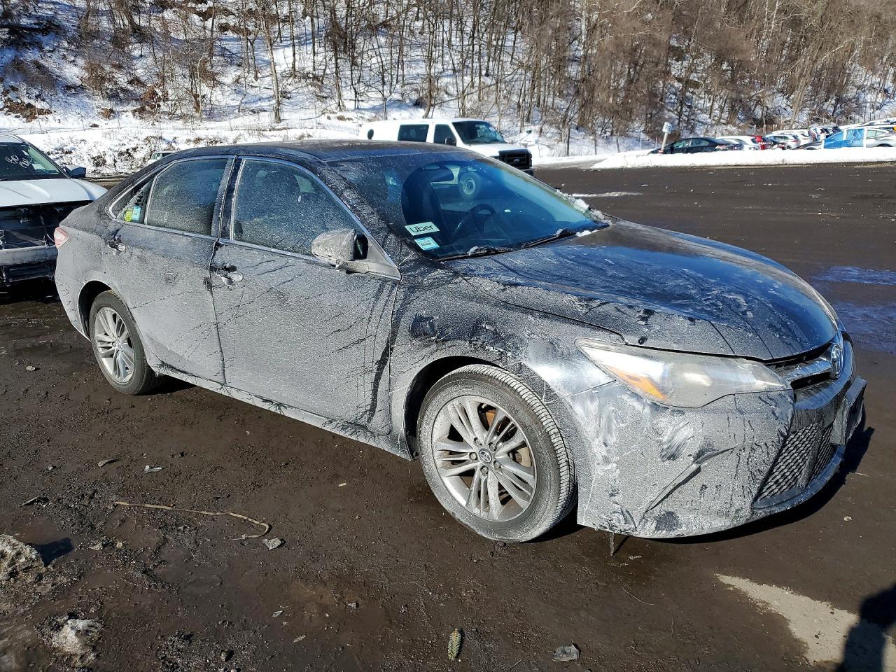 2017 Toyota Camry Le - zdjęcie 4