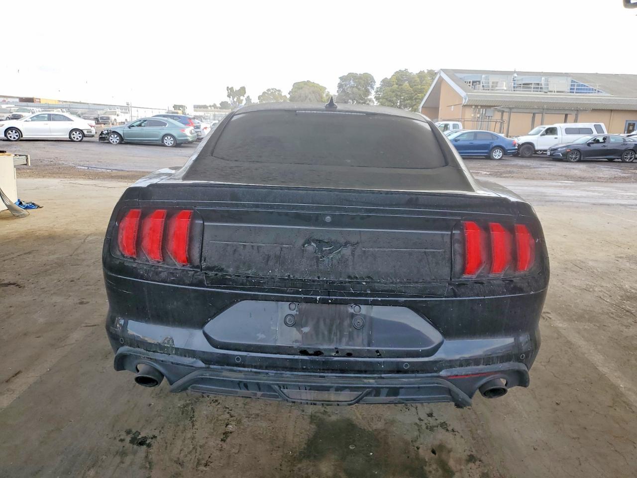 2020 Ford Mustang - zdjęcie 6