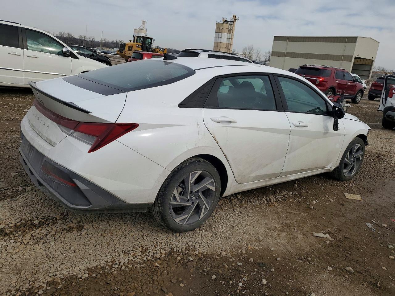 2025 Hyundai Elantra Sel Sport - zdjęcie 3