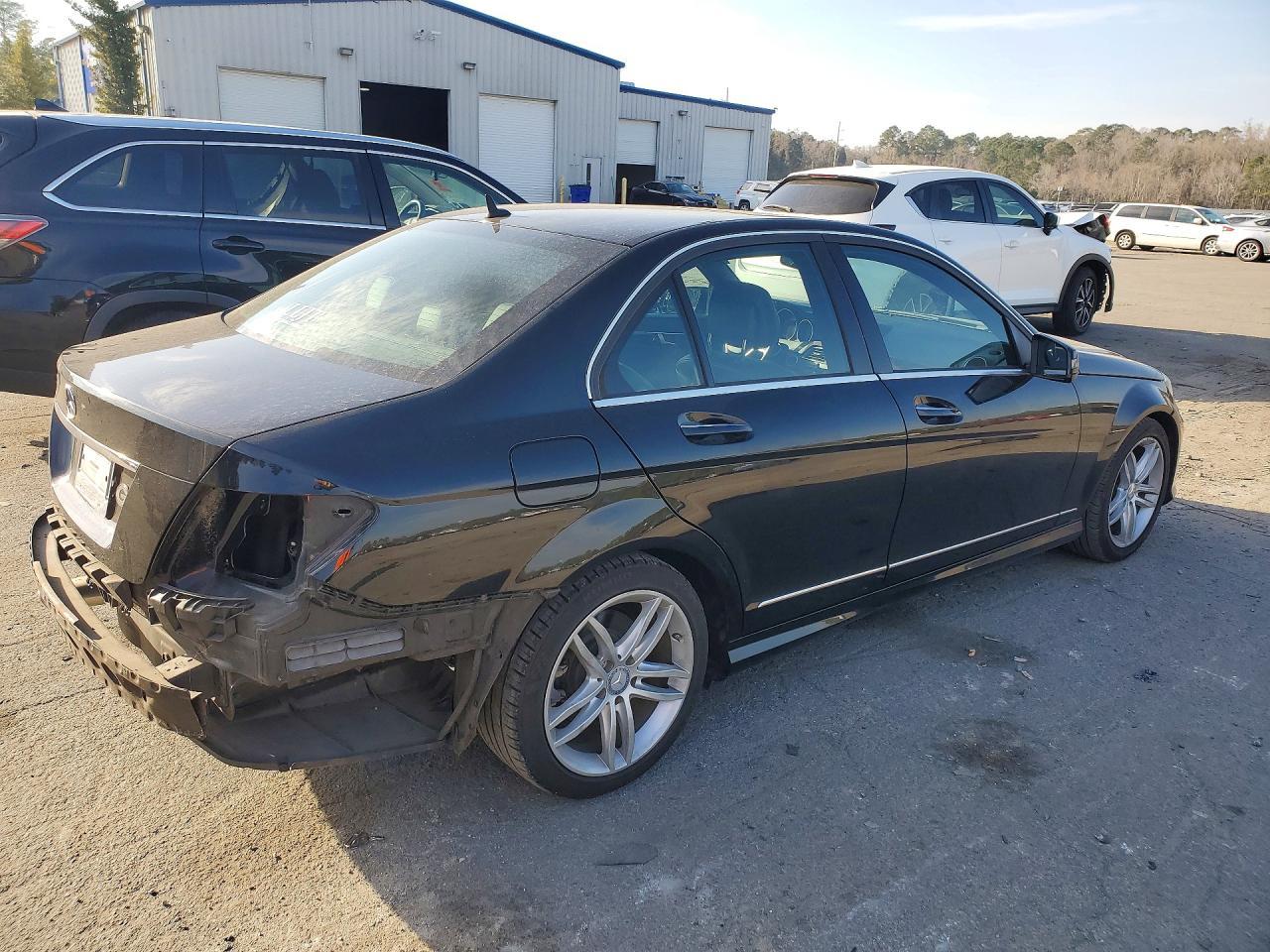 2014 Mercedes-Benz C 250 - zdjęcie 3