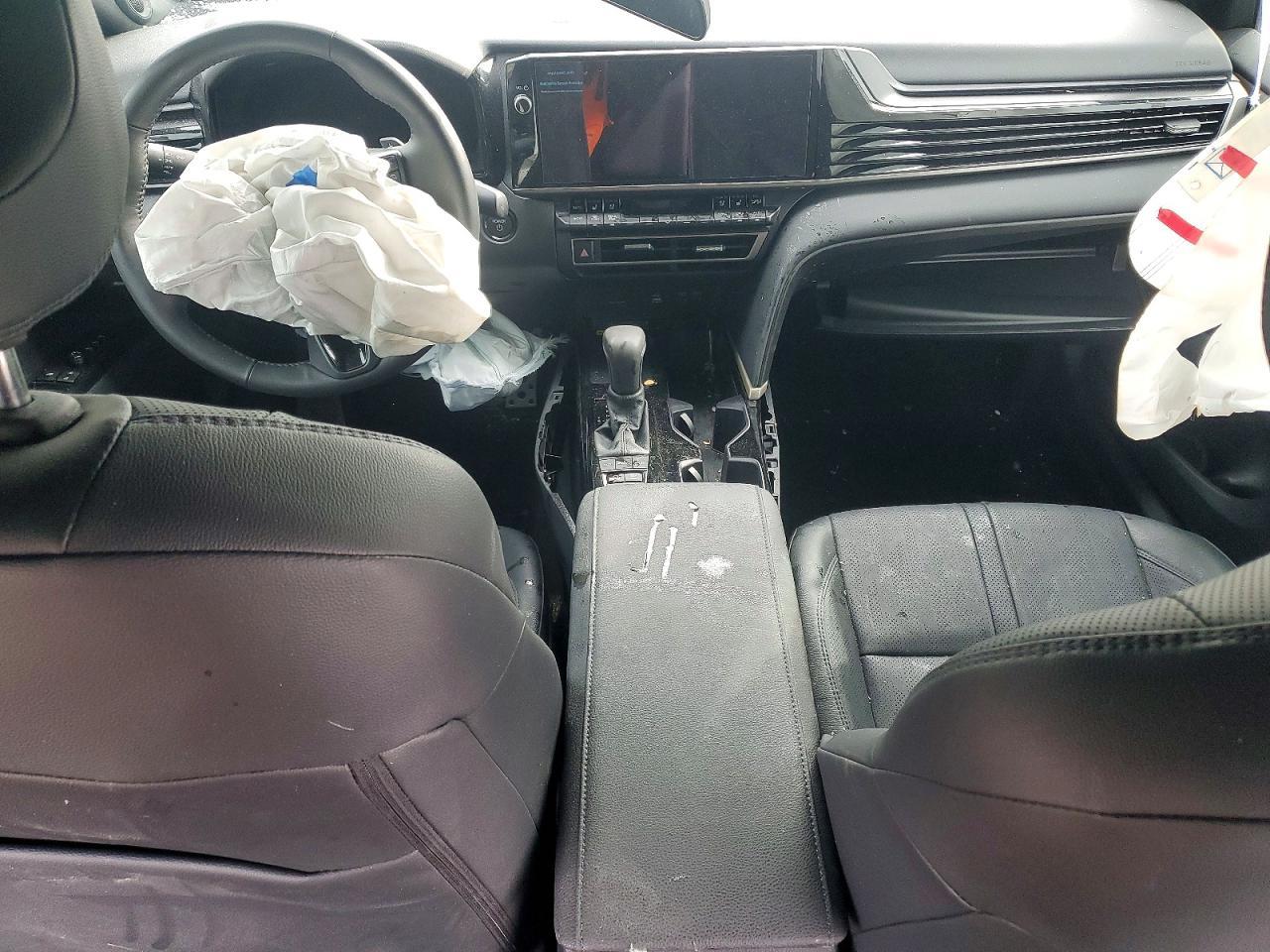 2026 Toyota Camry Xse - zdjęcie 8