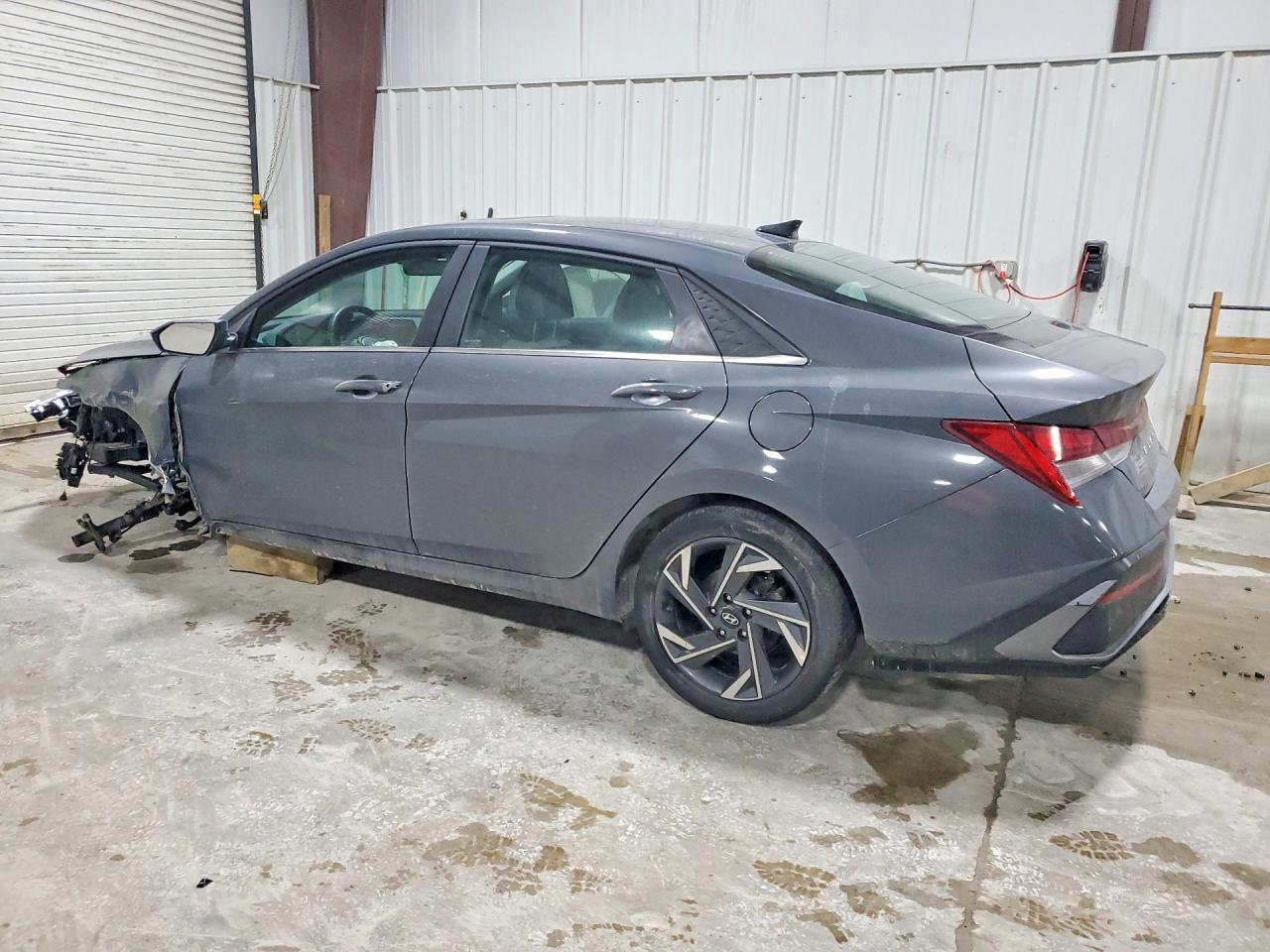 2024 Hyundai Elantra Limited - zdjęcie 2