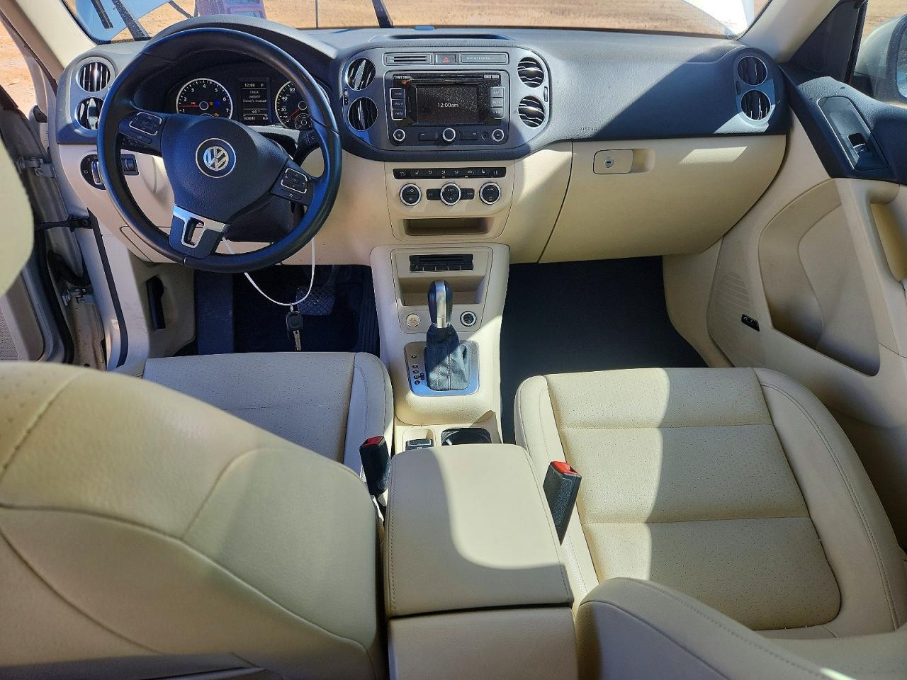 2014 Volkswagen Tiguan S - zdjęcie 8