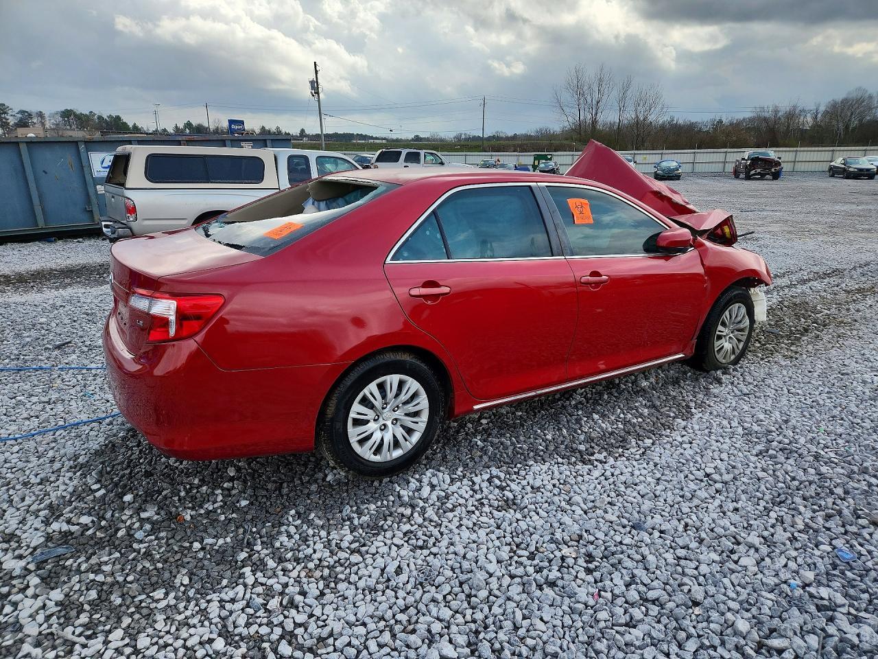 2014 Toyota Camry Le - zdjęcie 3