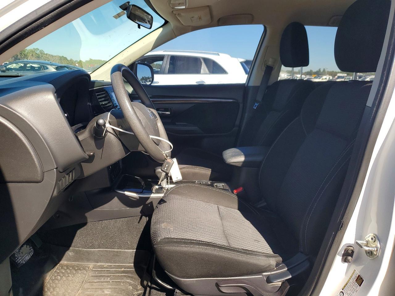 2019 Mitsubishi Outlander Es - zdjęcie 7