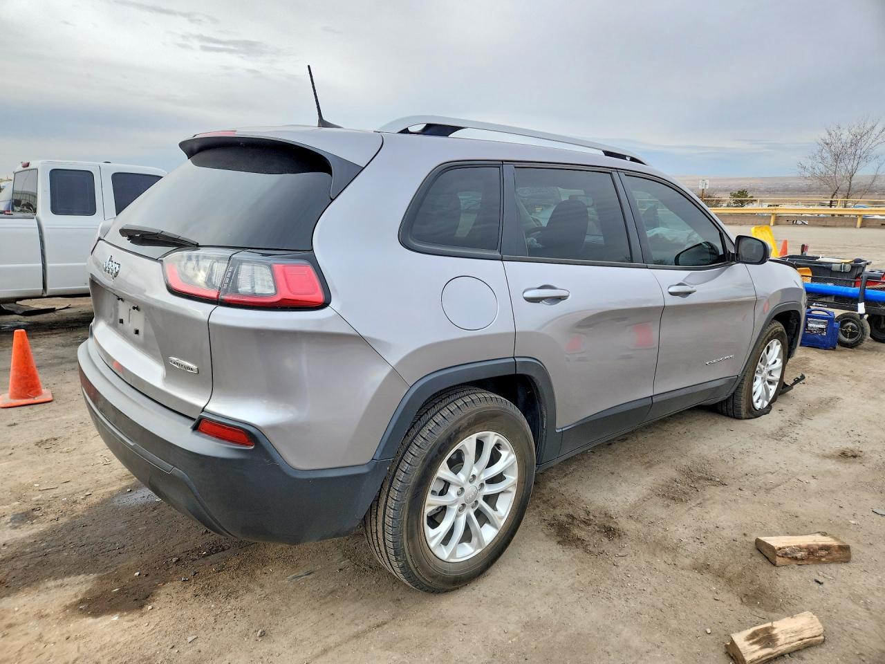 2021 Jeep Cherokee Latitude - zdjęcie 3