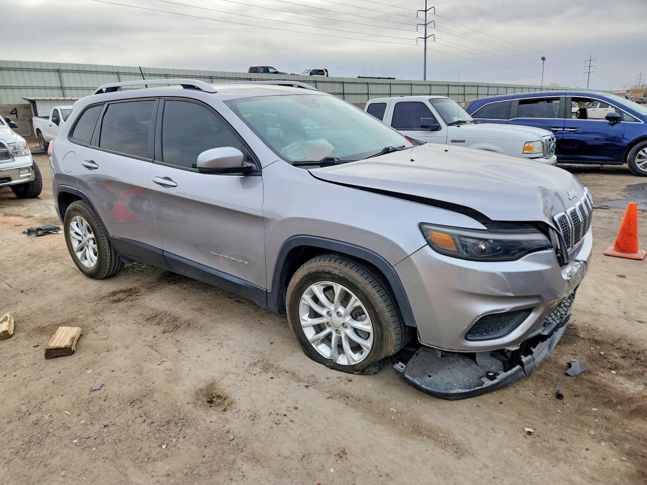 2021 Jeep Cherokee Latitude - zdjęcie 4