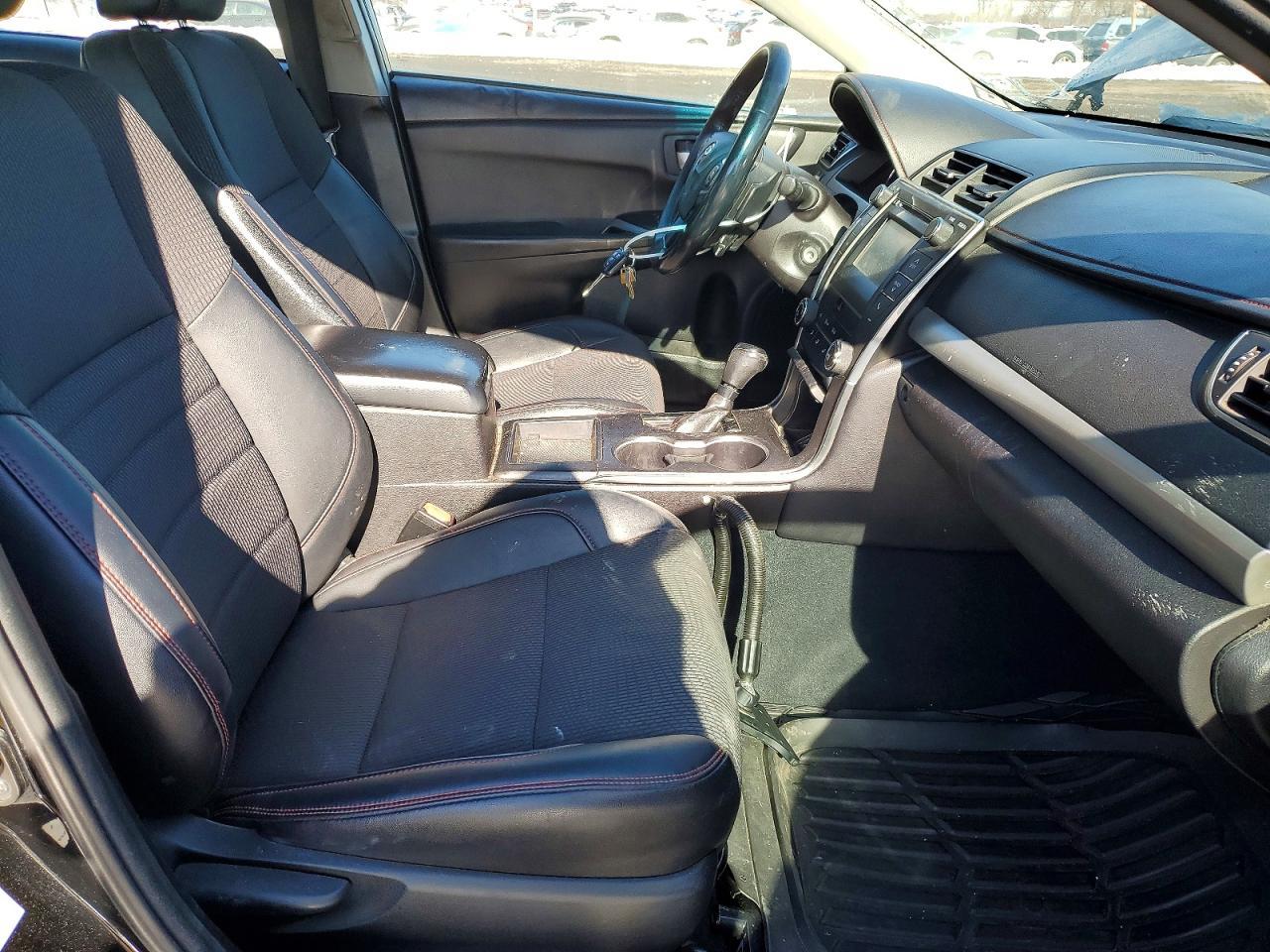 2017 Toyota Camry Le - zdjęcie 7
