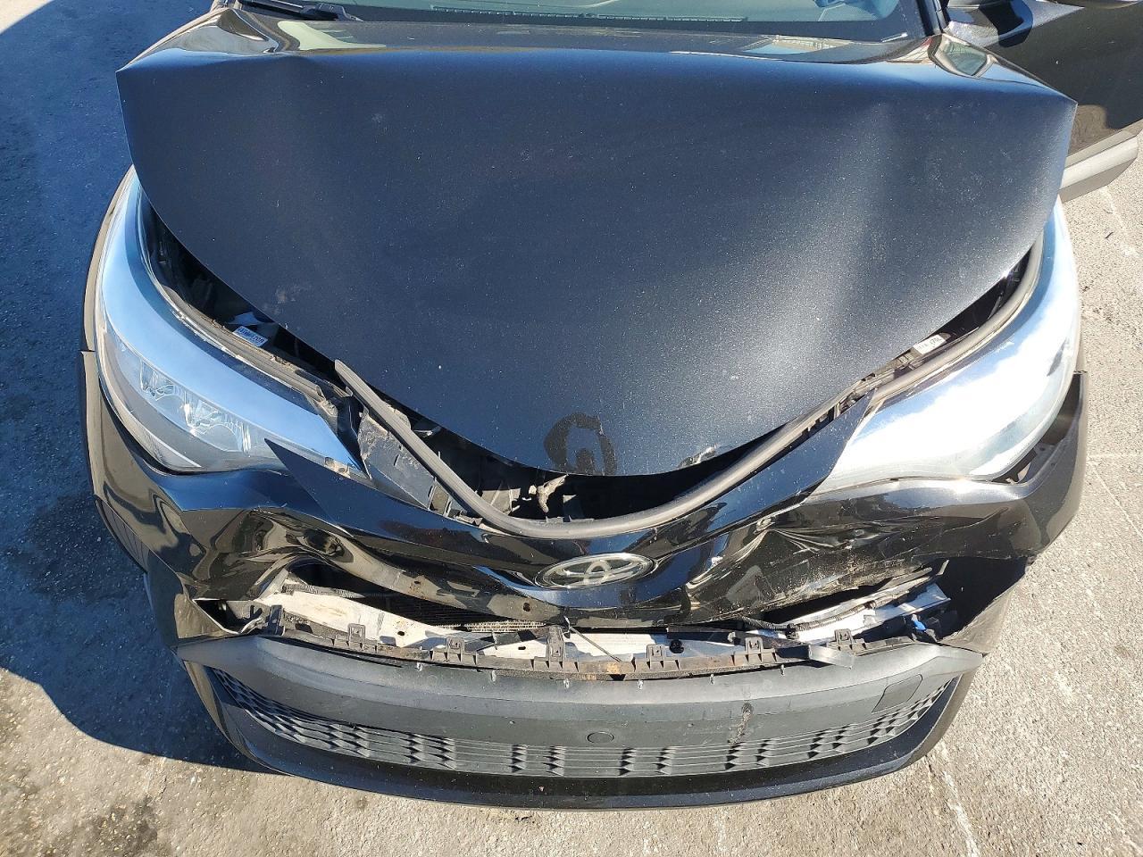 2020 Toyota C-Hr Le - zdjęcie 12