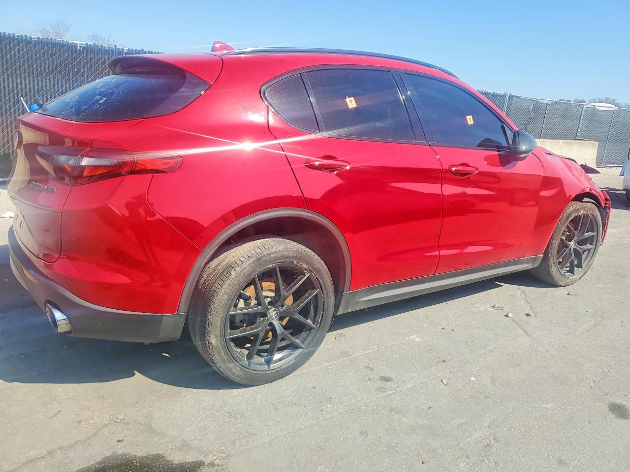 2021 Alfa Romeo Stelvio Sport - zdjęcie 3