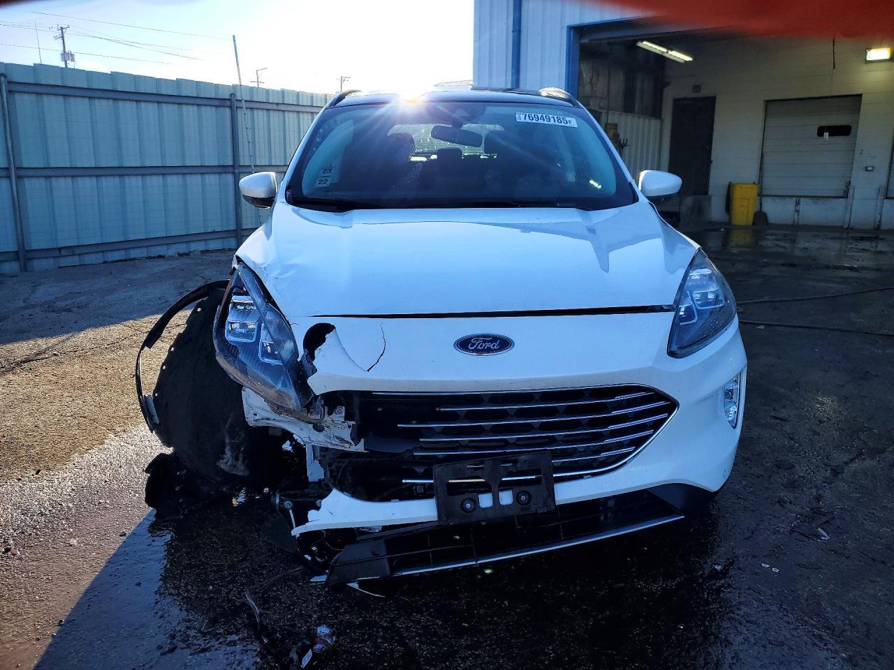 2022 Ford Escape Titanium - zdjęcie 5