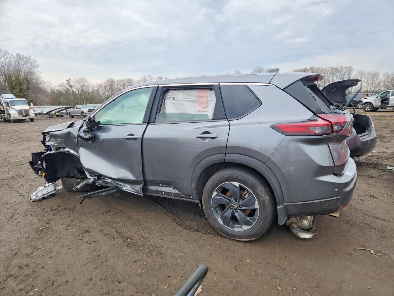 2025 Nissan Rogue Sv - zdjęcie 2