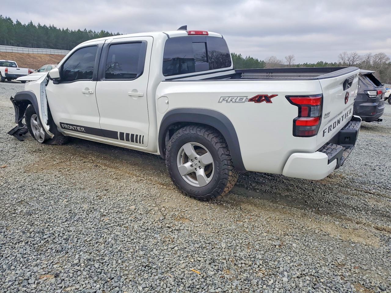 2023 Nissan Frontier S - zdjęcie 2