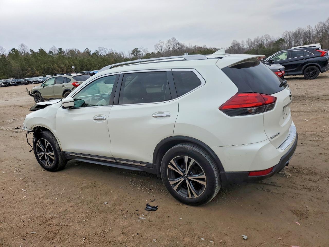2017 Nissan Rogue S - zdjęcie 2