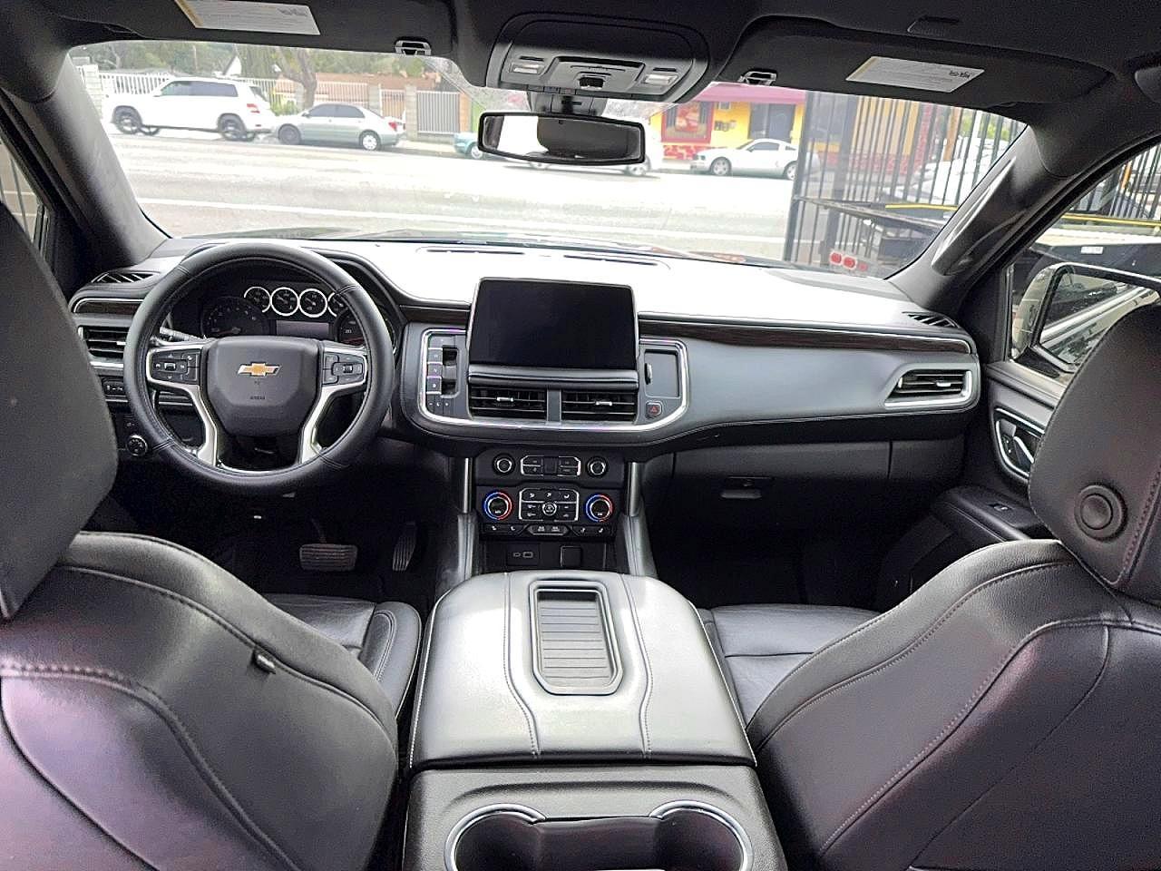 2021 Chevrolet Suburban C1500 Lt - zdjęcie 9