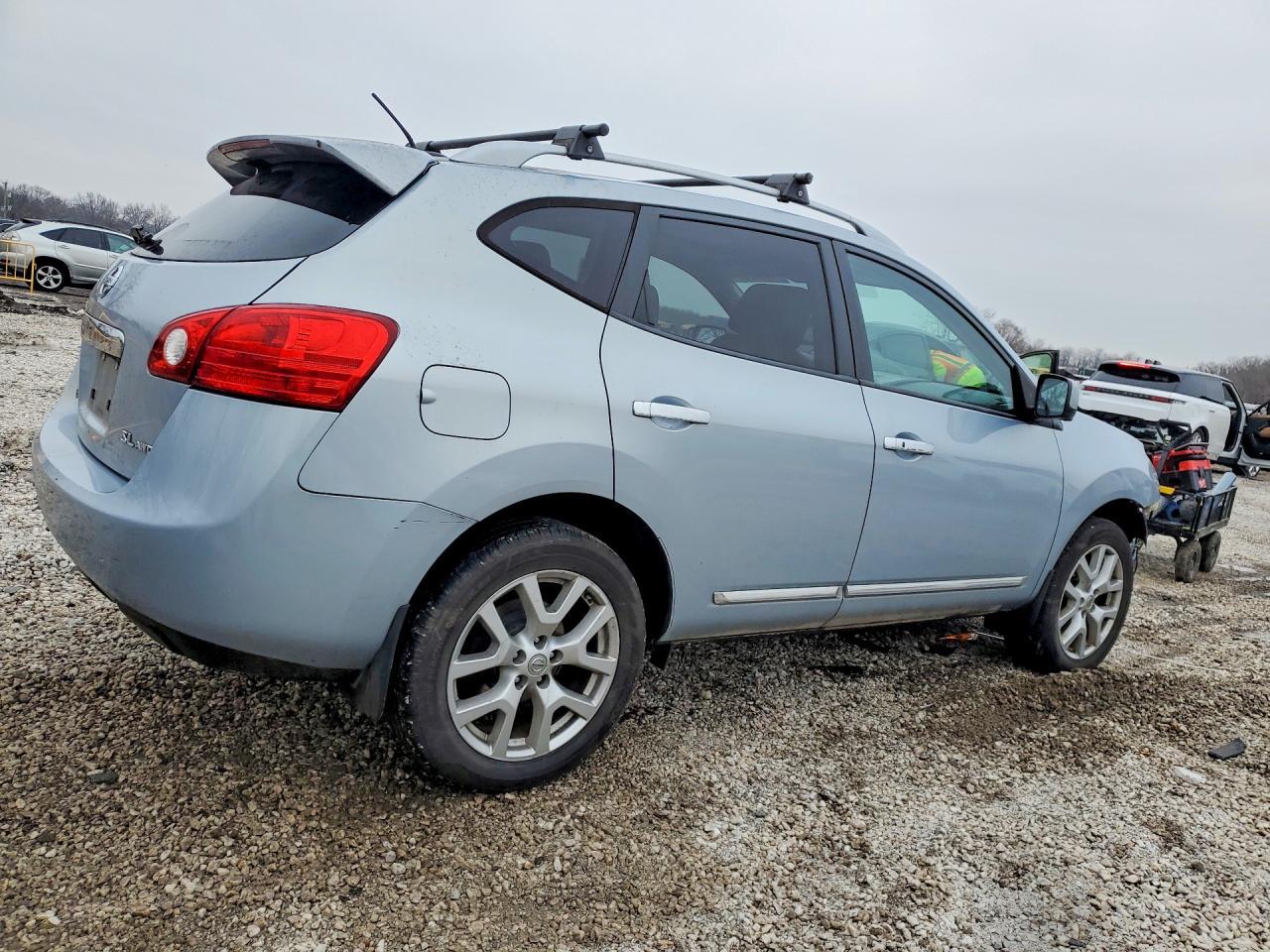 2013 Nissan Rogue S - zdjęcie 3
