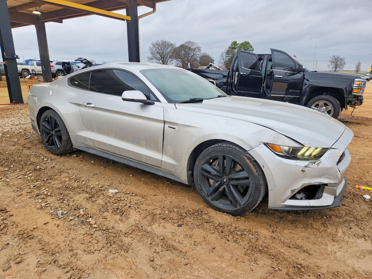 2015 Ford Mustang - zdjęcie 4