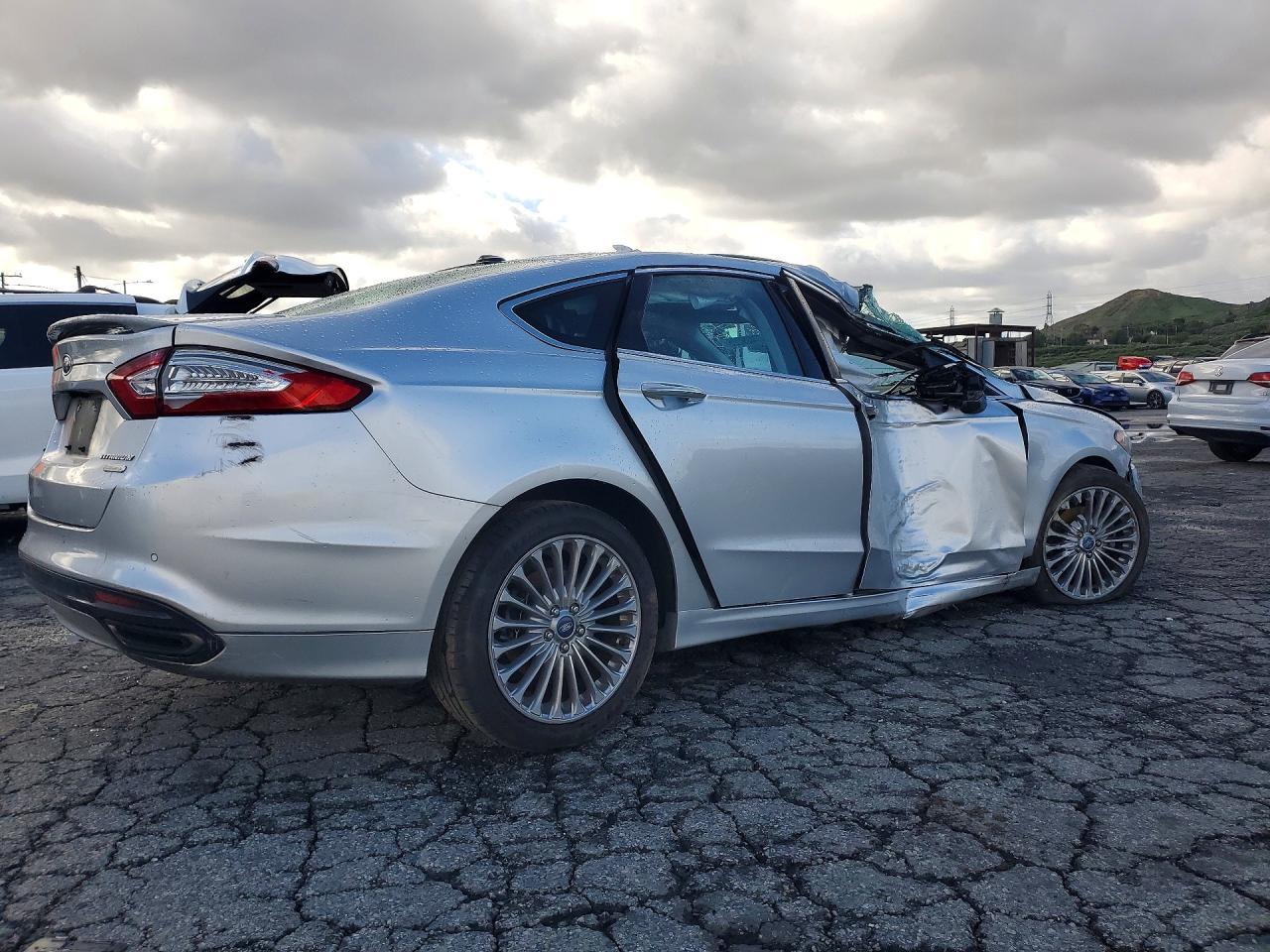 2014 Ford Fusion Titanium - zdjęcie 3