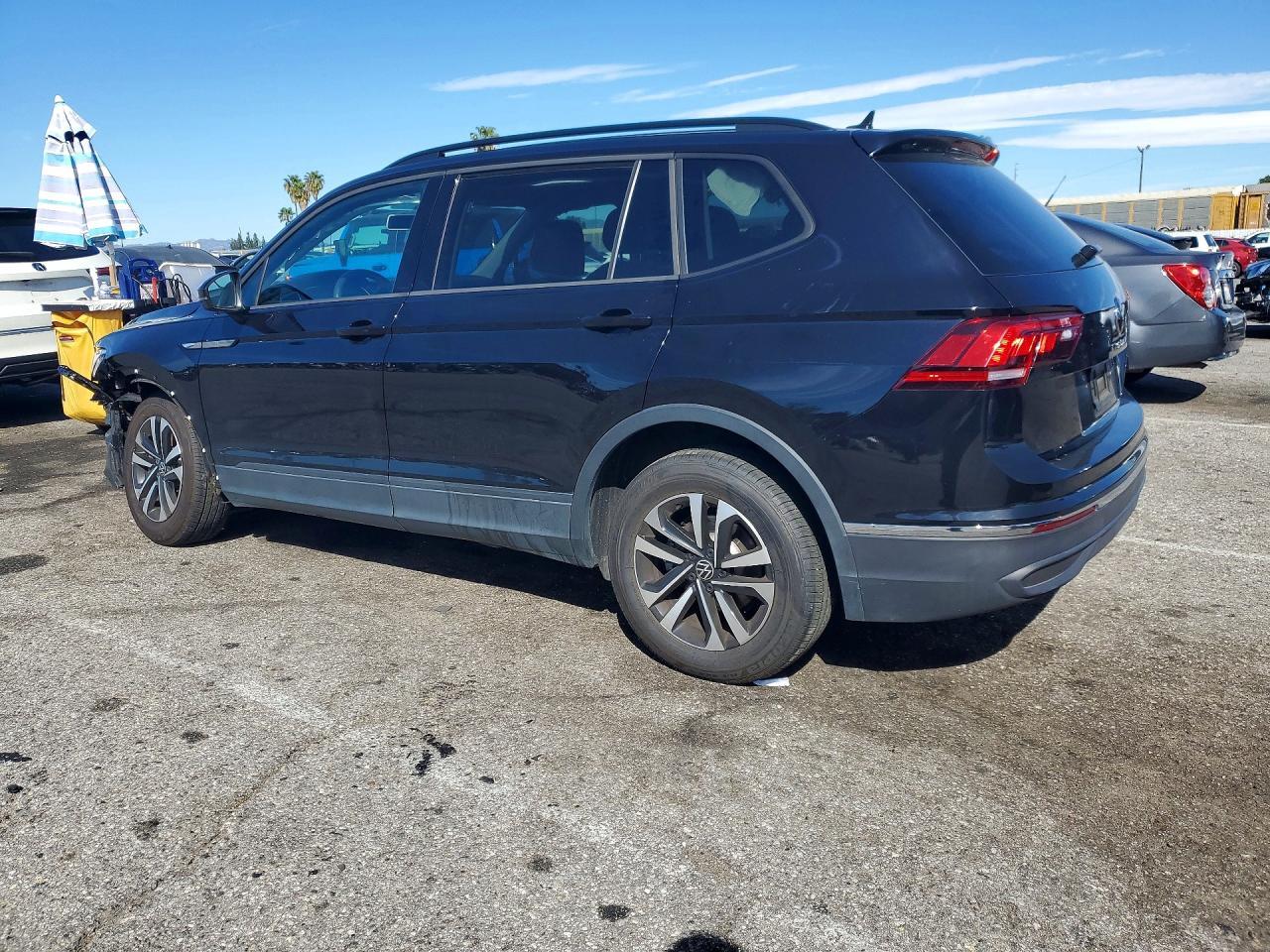 2022 Volkswagen Tiguan S - zdjęcie 2