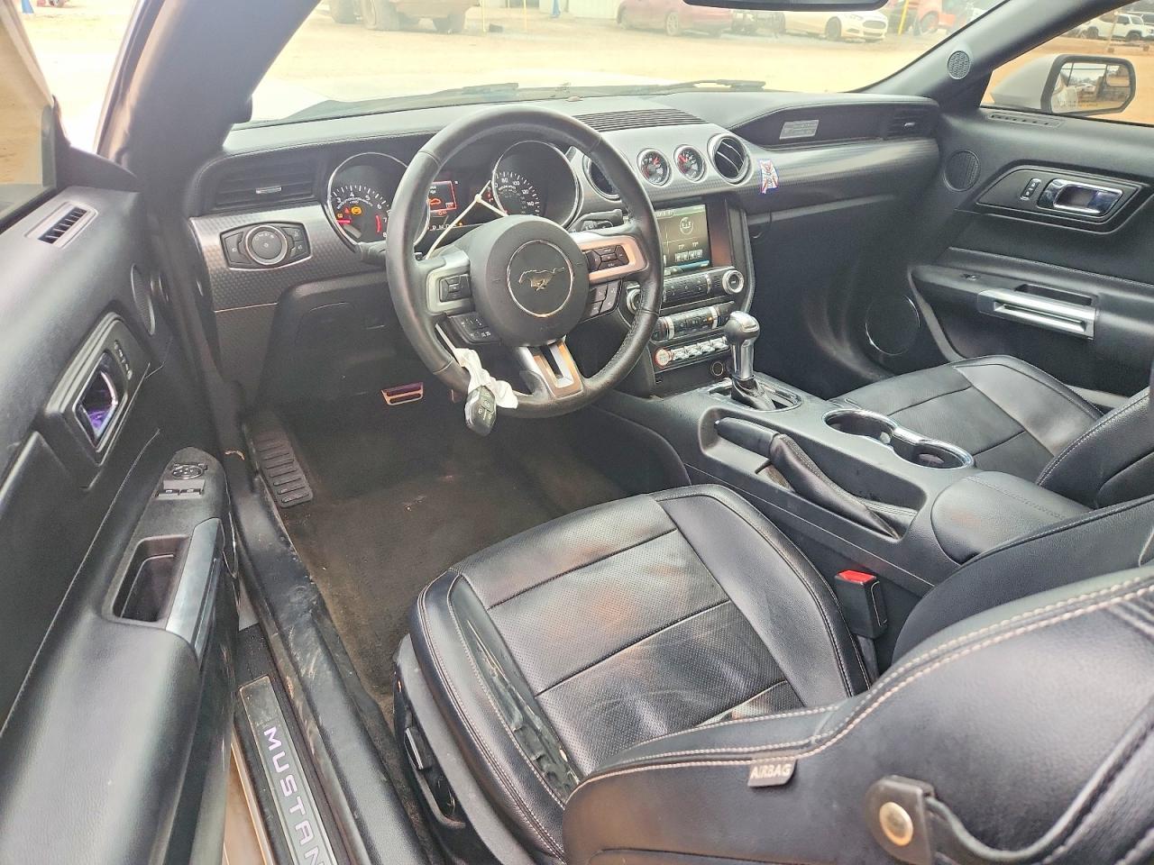 2015 Ford Mustang - zdjęcie 8