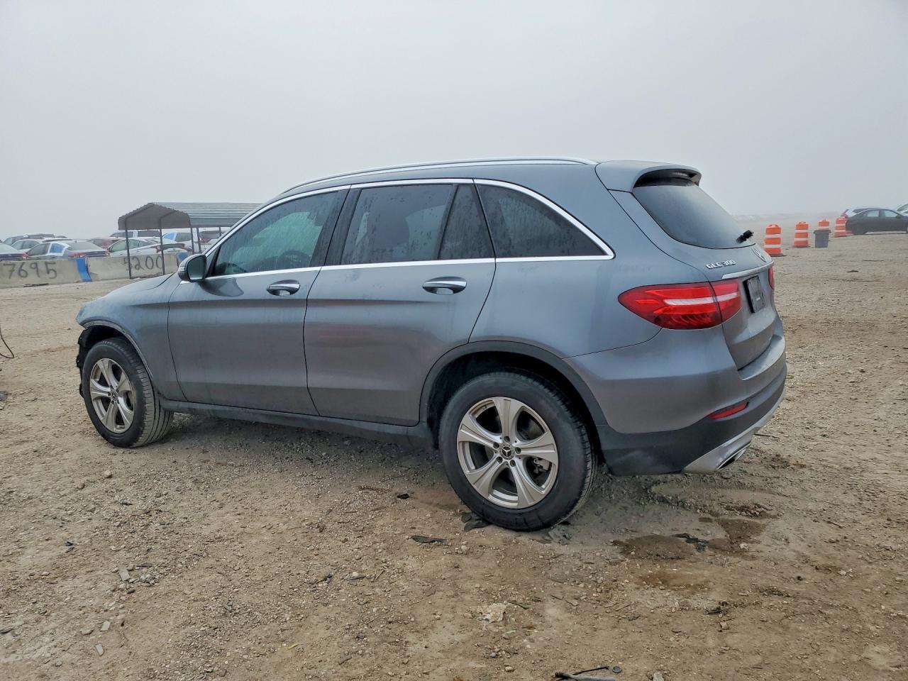 2018 Mercedes-Benz Glc 300 - zdjęcie 2