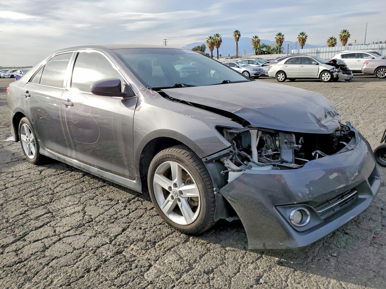 2014 Toyota Camry L - zdjęcie 4