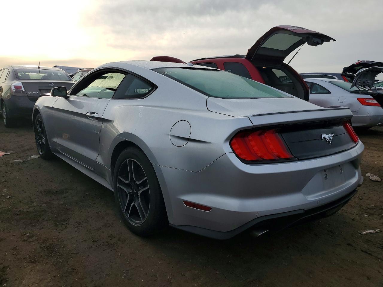 2018 Ford Mustang - zdjęcie 2