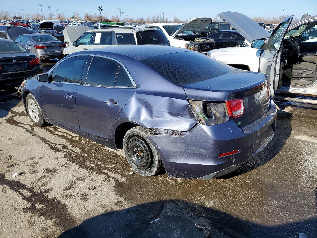 2015 Chevrolet Malibu Ls - zdjęcie 2
