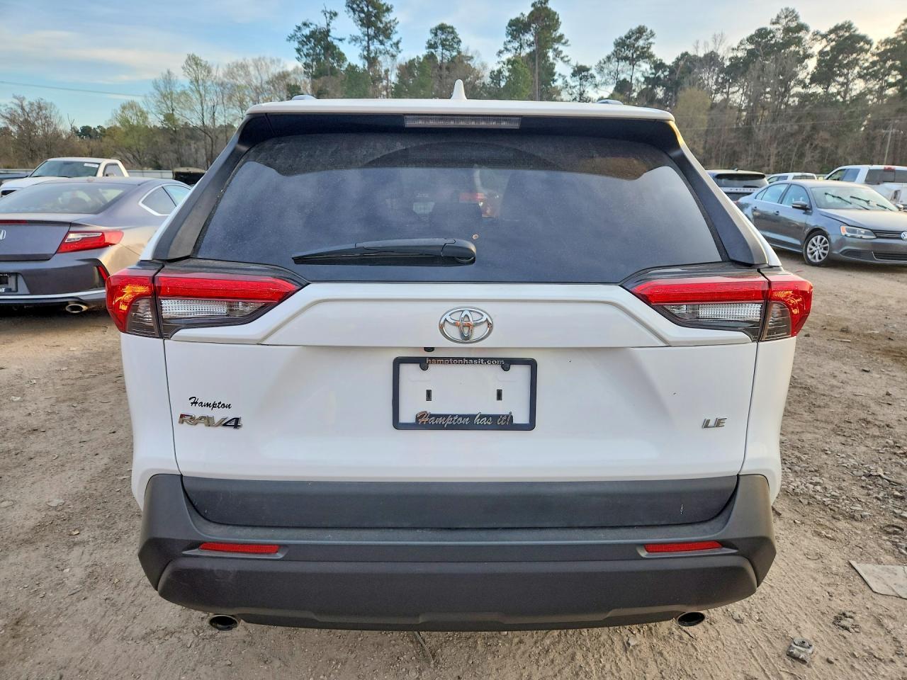 2021 Toyota Rav4 Le - zdjęcie 6