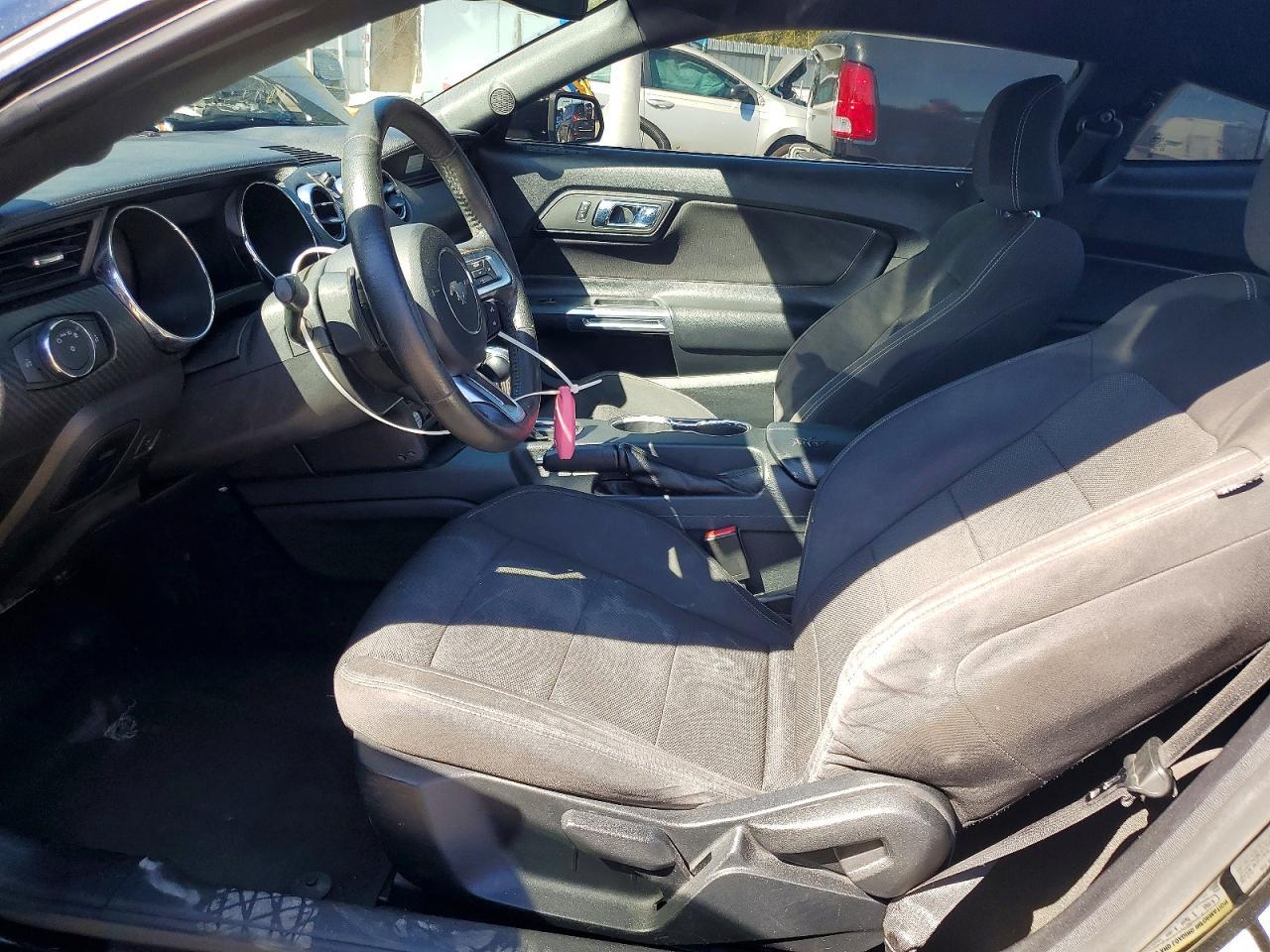 2016 Ford Mustang - zdjęcie 7