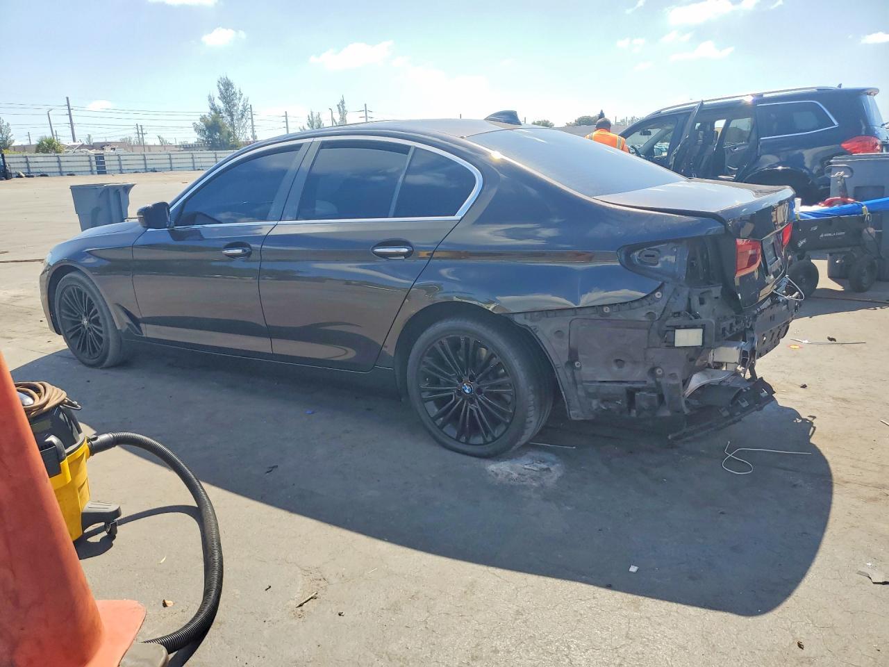 2017 BMW 530 I - zdjęcie 2