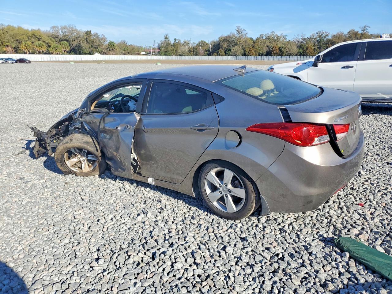 2013 Hyundai Elantra Gls - zdjęcie 2