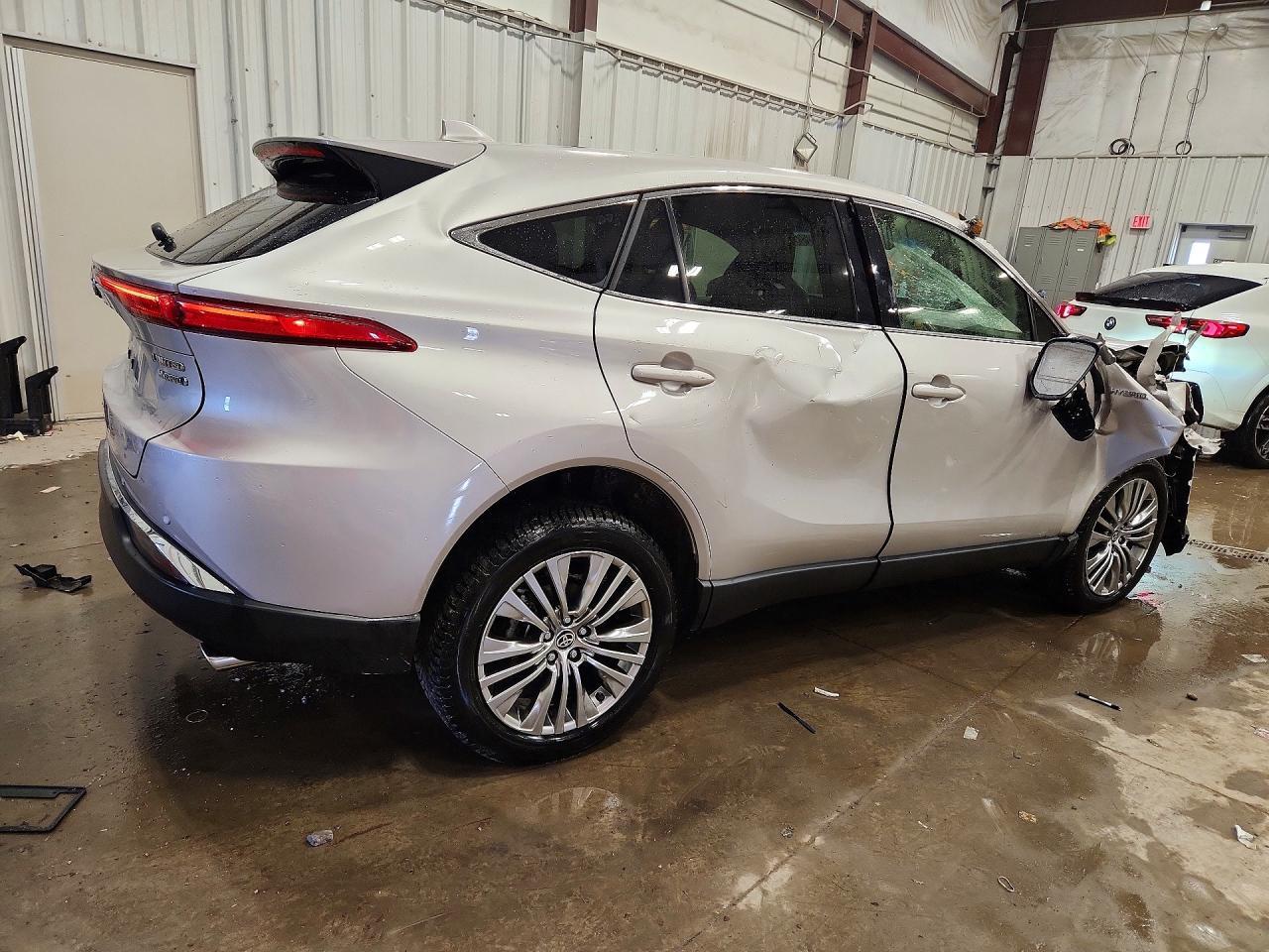 2021 Toyota Venza Limited - zdjęcie 3