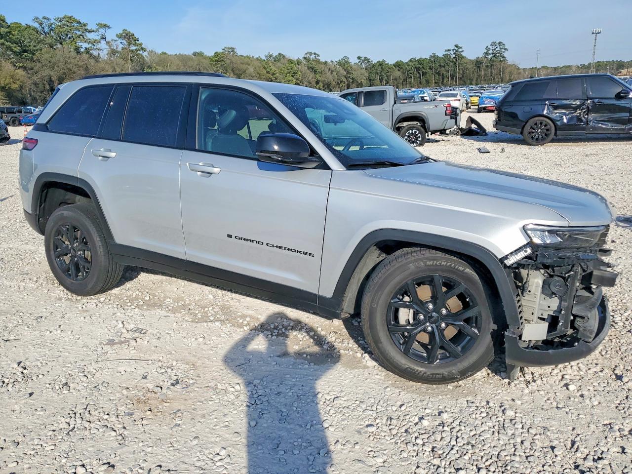 2025 Jeep Grand Cherokee Laredo - zdjęcie 4