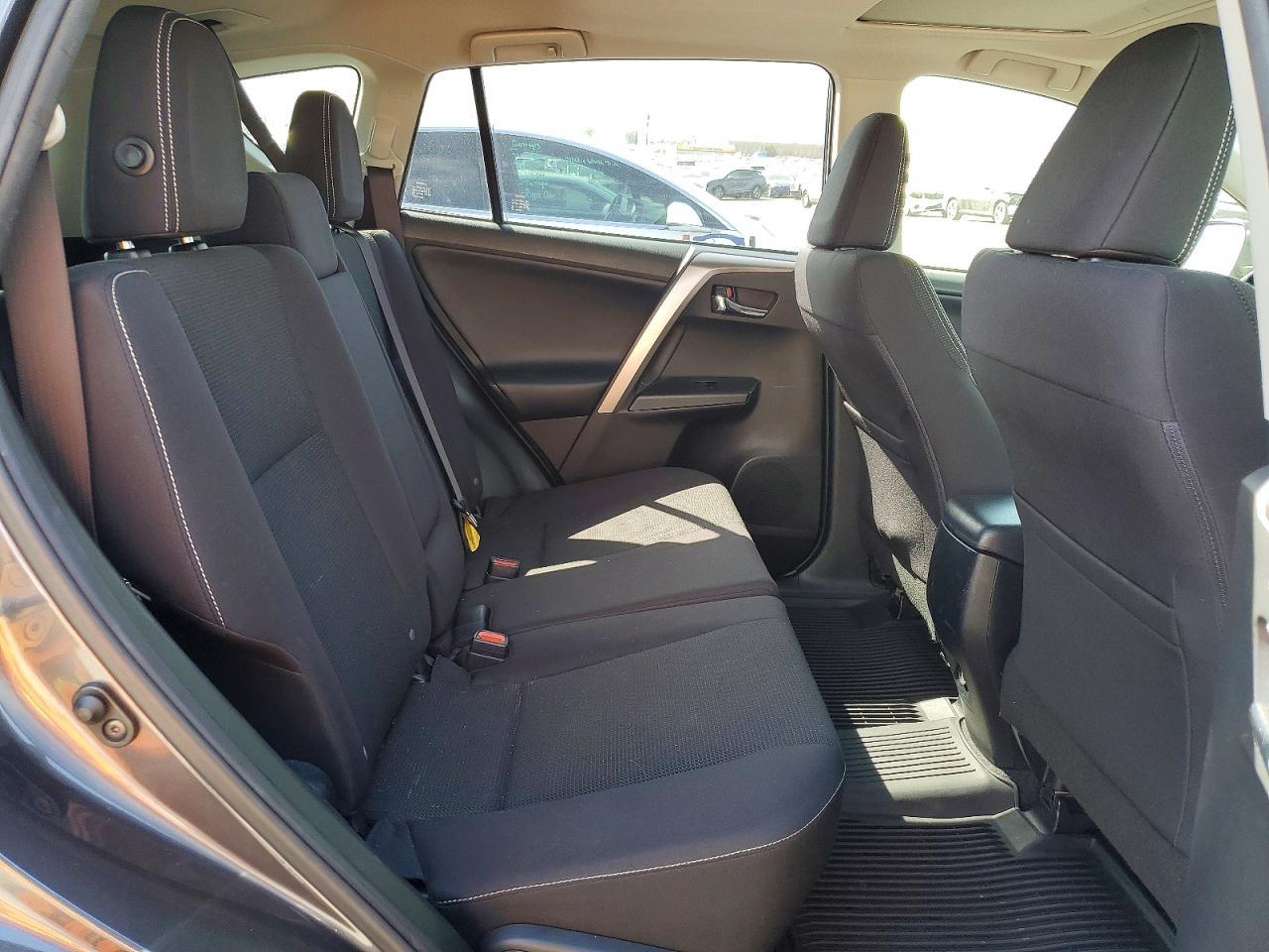 2018 Toyota Rav4 Adventure - zdjęcie 11