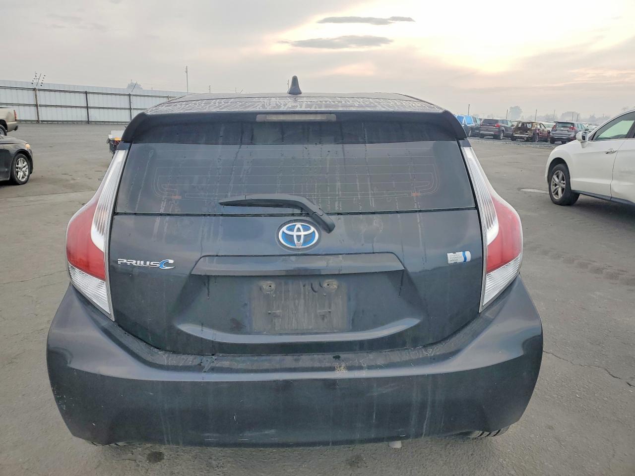 2016 Toyota Prius C - zdjęcie 6