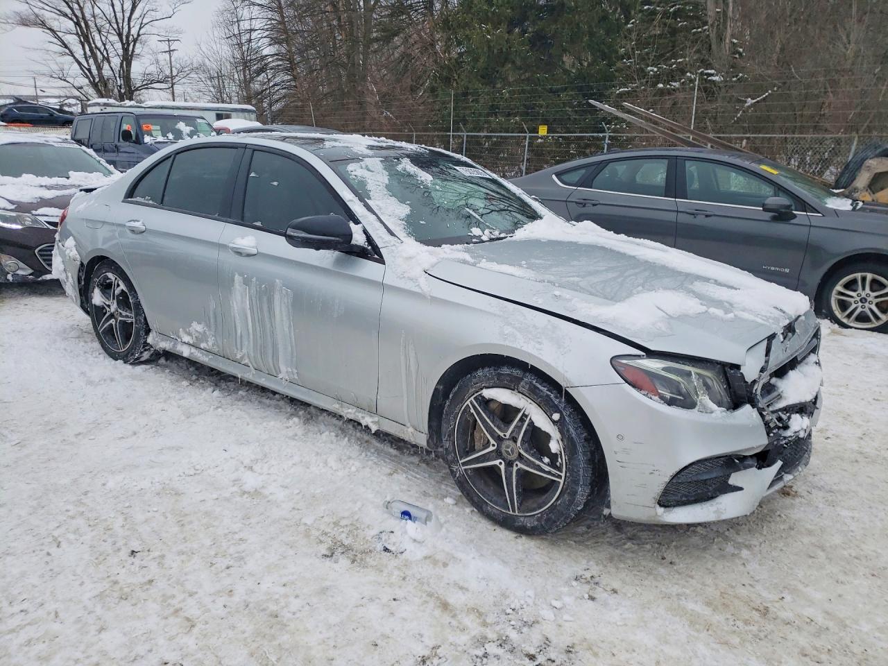 2019 Mercedes-Benz E 300 4Matic - zdjęcie 4